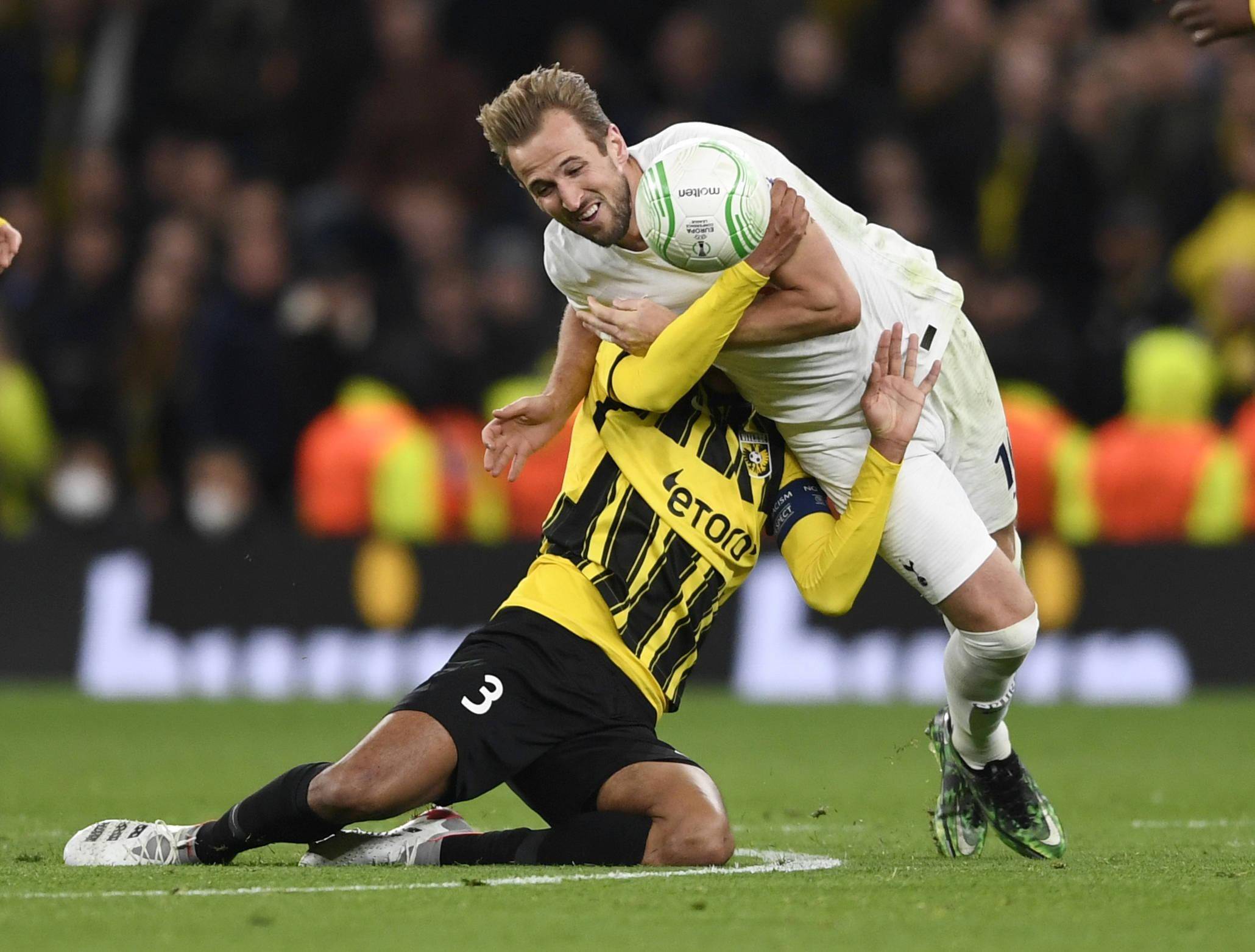 今夜托特纳姆备战荷甲,远射贴柱细节曝光,气氛紧张,控场能力受关注(摩根士丹利十大重仓股) 今夜托特纳姆备战荷甲,远射贴柱细节曝光,气氛紧张,控场能力受关注(摩根士丹利十大重仓股)